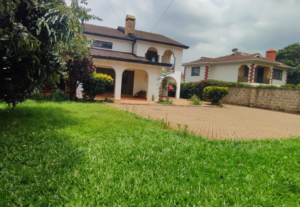 4bedroom plus 1bedroom sq for sale